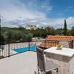 Mirce - Villa Lovište